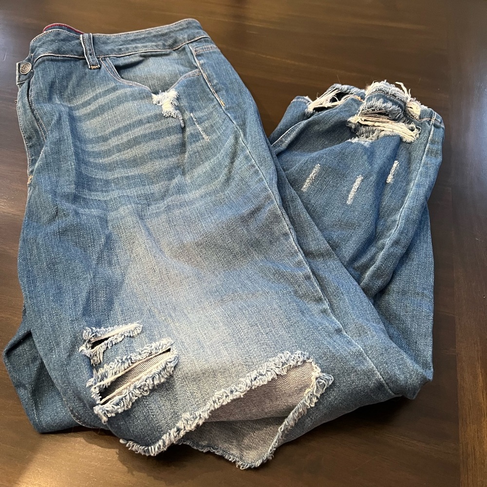 Light Wash Distressed Ms. Cello Jeans - New